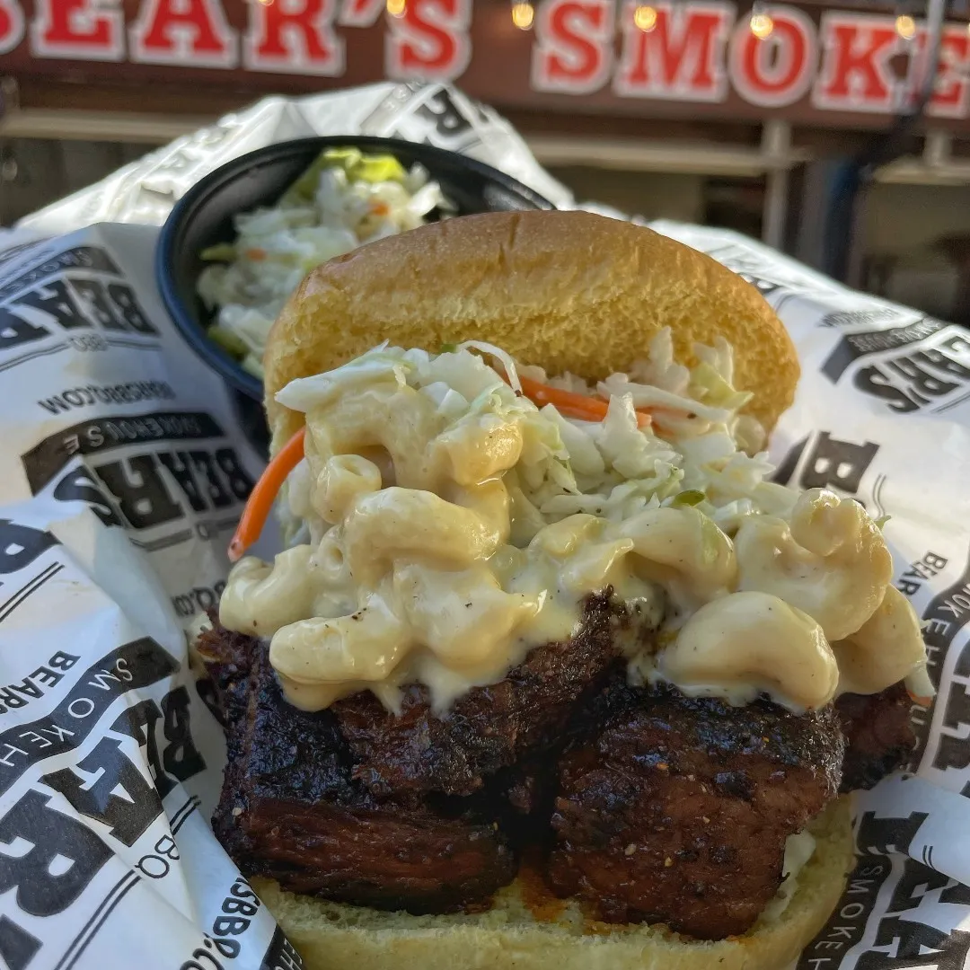 Bear's Smokehouse food